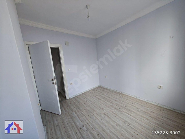 SARIÇAM ÇARKIPAREDE UYGUN FİYATLI 1+1 DAİRE GENİŞ OTURUMLU ✔️ - Görsel 9