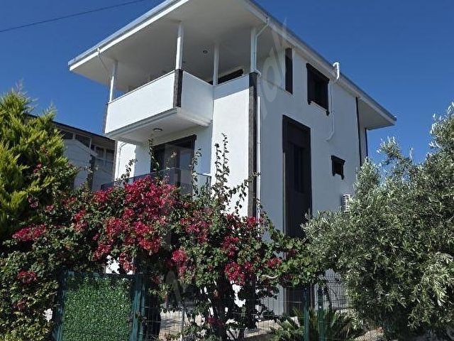 A&C  DEN ALEV SİTESİNDE SATILIK TRİPLEX VİLLA ! - Görsel 2