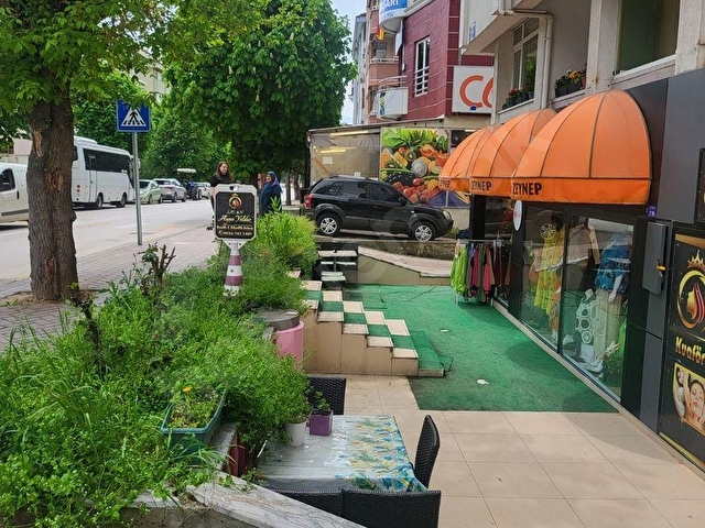 BOLU DENİZ EMLAKTAN BAHÇELİEVLER MAHALLESİNDE SATILIK DÜKKANLAR - Görsel 16
