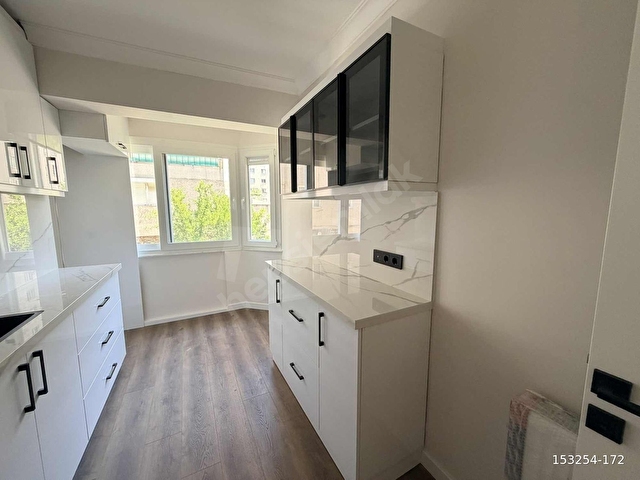 BORNOVA ZAFER CADDESİNDE TAMAMI SIFIR TADİLATLI 3+1 FIRSAT DAİRE - Görsel 20
