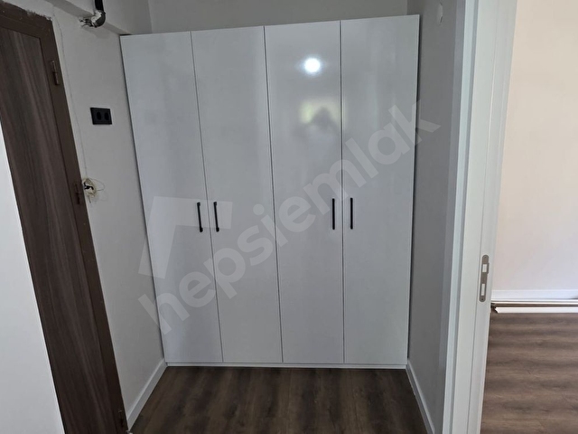 BORNOVA ZAFER CADDESİNDE TAMAMI SIFIR TADİLATLI 3+1 FIRSAT DAİRE - Görsel 4