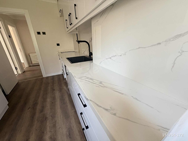 BORNOVA ZAFER CADDESİNDE TAMAMI SIFIR TADİLATLI 3+1 FIRSAT DAİRE - Görsel 22