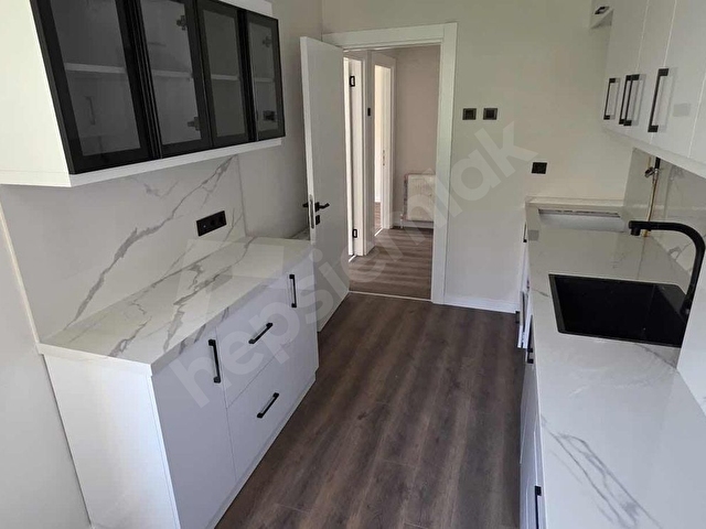 BORNOVA ZAFER CADDESİNDE TAMAMI SIFIR TADİLATLI 3+1 FIRSAT DAİRE - Görsel 25