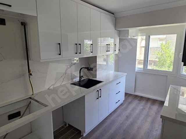 BORNOVA ZAFER CADDESİNDE TAMAMI SIFIR TADİLATLI 3+1 FIRSAT DAİRE - Görsel 27