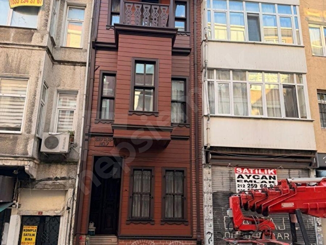 Mehmethan Emlaktan 3 tane 1+1 bir tane 1+0 cadde üstünde bina - Görsel 8