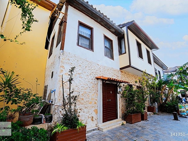 ANTALYA KALEİÇİNDE SATILIK MÜSTAKİL BAHÇELİ DUBLEKS BİNA - Görsel 3