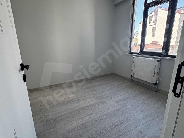 ARNAVUTKÖY DEVLET HASTANESİNE YAKIN SATILIK 2.KAT 2+1 90M2 - Görsel 20