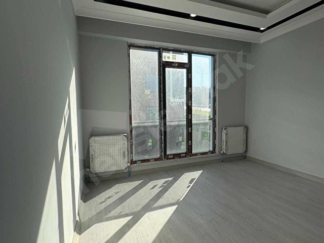 ARNAVUTKÖY DEVLET HASTANESİNE YAKIN SATILIK 2.KAT 2+1 90M2 - Görsel 17