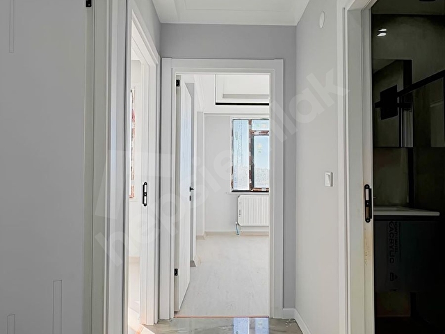 ARNAVUTKÖY DEVLET HASTANESİNE YAKIN SATILIK 2.KAT 2+1 90M2 - Görsel 3