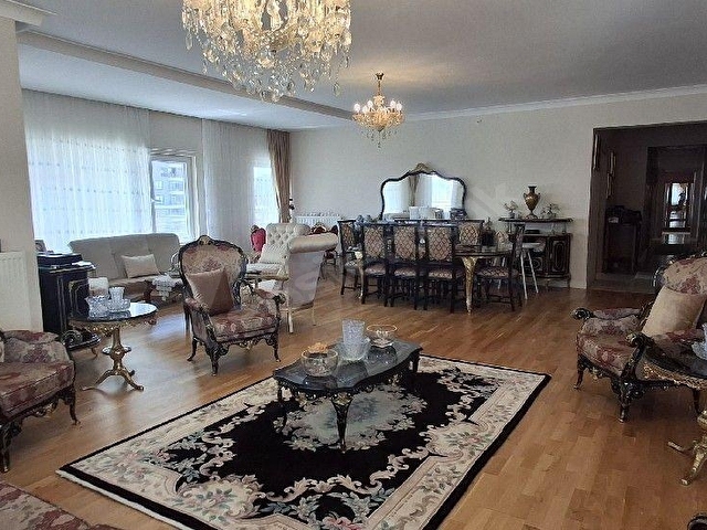 GÜNEYPARK 1DE  SATILIK  KONUT 5+1 NET 270m2, ARA KAT,  VADİ MANZARALI - Görsel 11