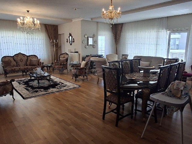 GÜNEYPARK 1DE  SATILIK  KONUT 5+1 NET 270m2, ARA KAT,  VADİ MANZARALI - Görsel 12