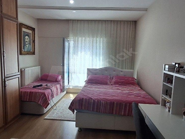 GÜNEYPARK 1DE  SATILIK  KONUT 5+1 NET 270m2, ARA KAT,  VADİ MANZARALI - Görsel 16
