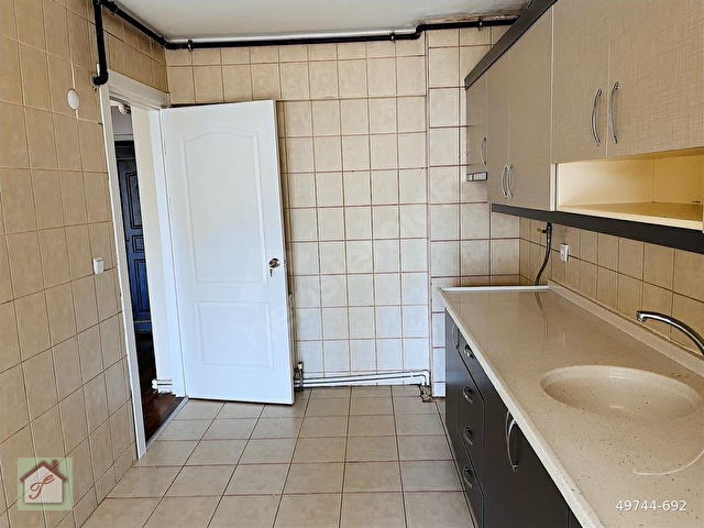 Kent-2de kiralık 3+1 ara kat, temiz manzaralı, site içi daire - Görsel 9