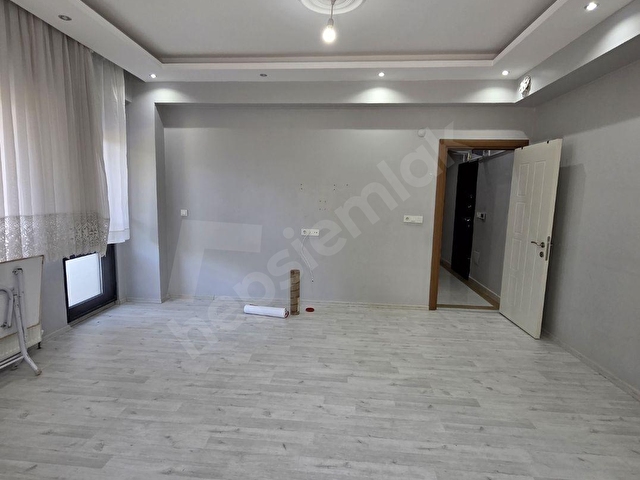 ADLİYENİN HEMEN ARKASINDA 2+1 FULL EŞYALI DAİRE - Görsel 30