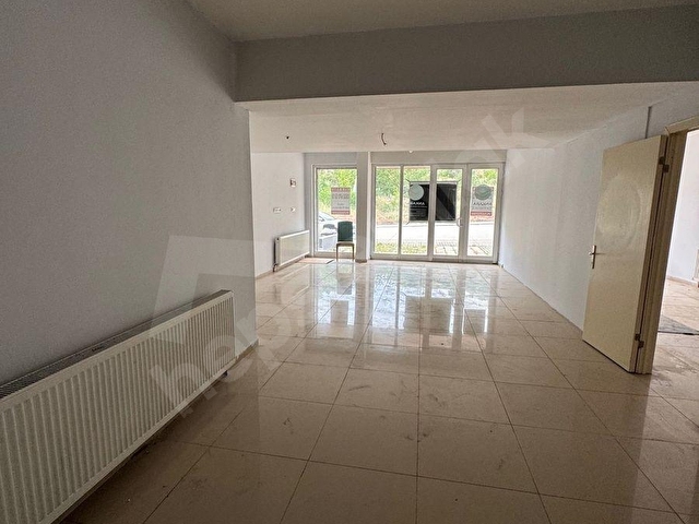 ACİL! ANA CADDEDE 220 m² MASRAFSIZ DÜKKAN – BU FİYATA KAÇMAZ! - Görsel 3
