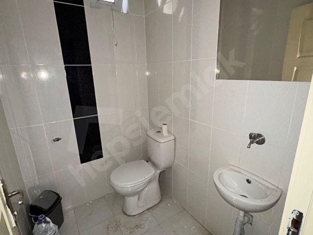ACİL! ANA CADDEDE 220 m² MASRAFSIZ DÜKKAN – BU FİYATA KAÇMAZ! - Görsel 11