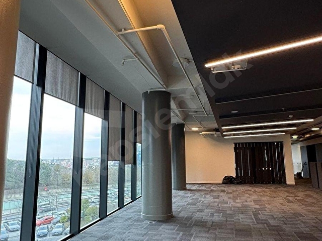 Maslak Prestijli Plazada 1000m2 Dekorasyonlu Kiralık Ofis / LUX - Görsel 3