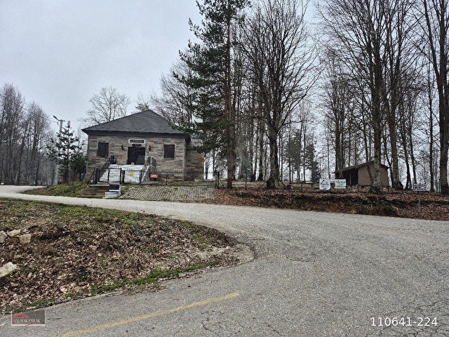 Kaynaşlı Sazköyde Satılık Villa İmarlı Arsa