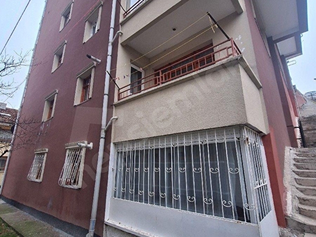TUZLUÇAYIR NATOYOLU CADDE ÜZERİ VELİ GÜNDÜZ SAĞLIK OCAĞI KARŞISI 3+1 BAHÇE KATI (KOT-4) BAHÇE GİRİŞL - Görsel 3
