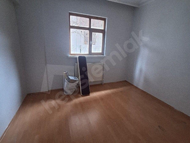 TUZLUÇAYIR NATOYOLU CADDE ÜZERİ VELİ GÜNDÜZ SAĞLIK OCAĞI KARŞISI 3+1 BAHÇE KATI (KOT-4) BAHÇE GİRİŞL - Görsel 26