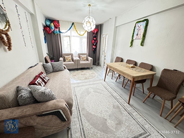KAĞITHANE ÇAĞLAYAN MAH.BALKONLU 2.KAT 2+1 90 M2 SATILIK DAİRE