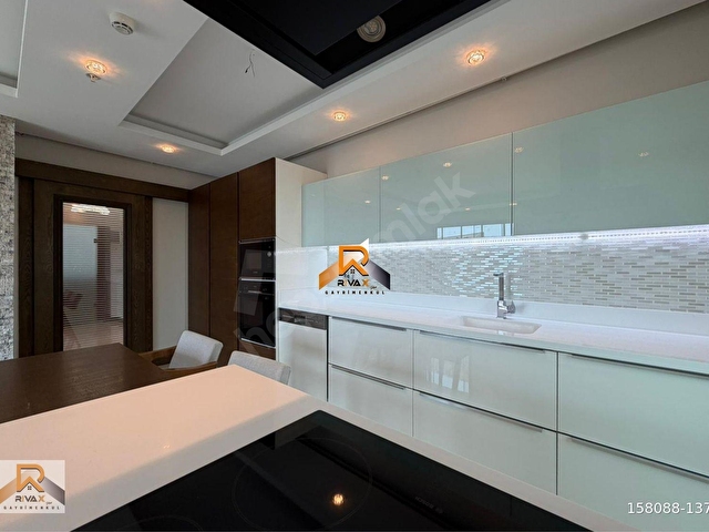 RİVAXTAN MANZARASIYLA ÖN PLANDA GENİŞ OTURUM MODERN MİMARİ 4+1 - Görsel 3