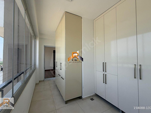 RİVAXTAN MANZARASIYLA ÖN PLANDA GENİŞ OTURUM MODERN MİMARİ 4+1 - Görsel 29