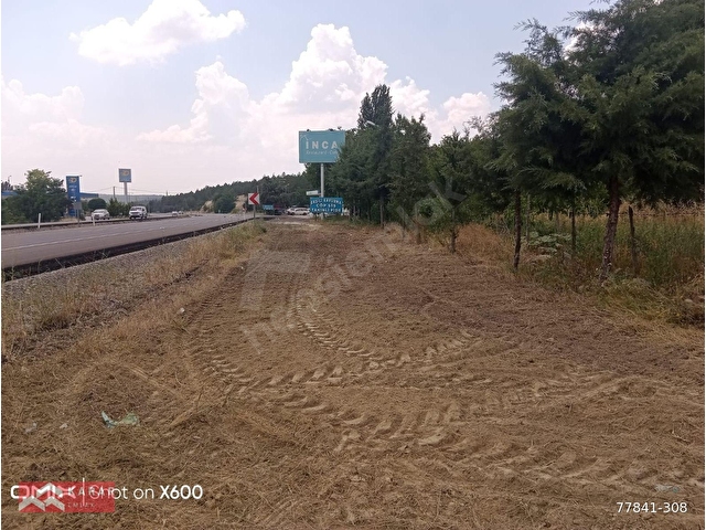 KARAR DAN TAVAS AKYARDA 2050M2 ETRAFI ÇEVRİLİ ASFALT CEPHE TARLA - Görsel 7