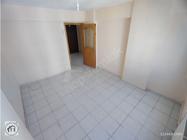 KARDEŞTEN EDREMİT MERKEZDE ASANSÖRLÜ JEOTERMALLİ AYRI MUTFAKLI ARA KAT GENİŞ 2+1 DAİRE - Görsel 19