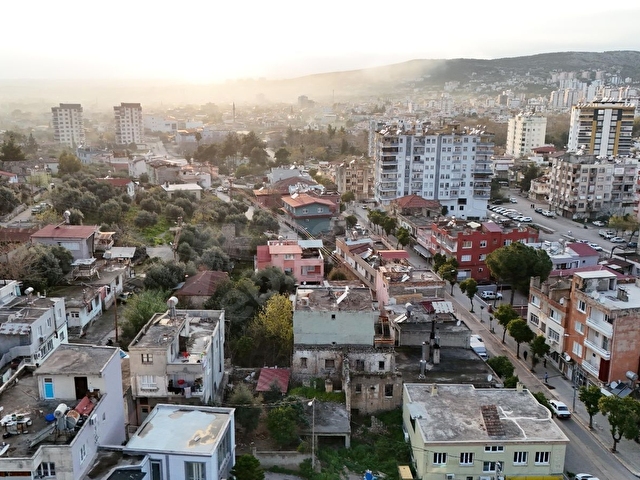 Altıparmaktan Belediye Yakınında Satılık Bahçeli 2 Katlı Ev - Görsel 30