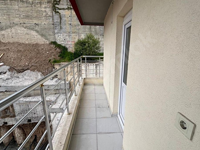 Akşemmsettin mahallesi yakını 3+1 katta full manzaralı - Görsel 8