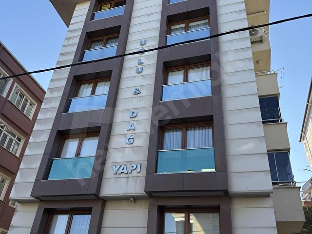 GÜZELYALI MAHALLESİNDE E/5 ÇOK YAKIN GENİŞ 2+1