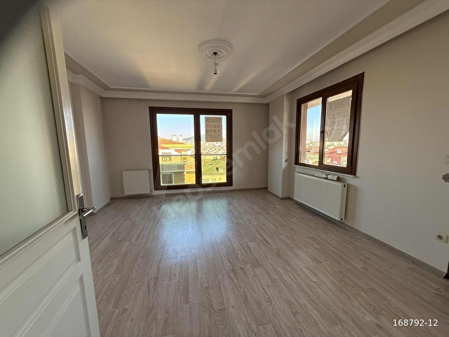 GÜZELYALI MAHALLESİNDE E/5 ÇOK YAKIN GENİŞ 2+1 - Görsel 14