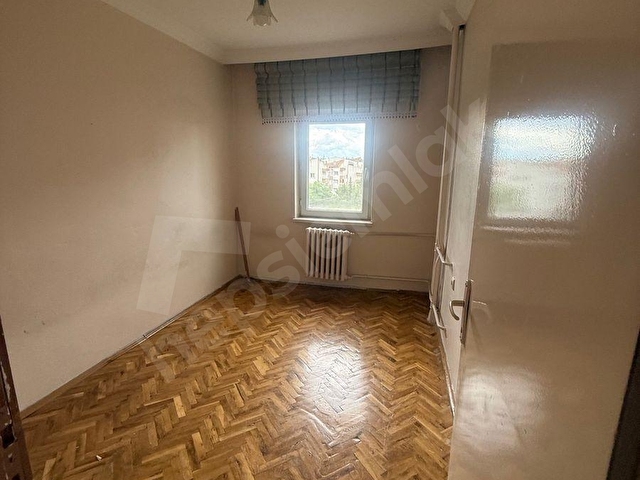 İPEK EMLAKTAN SATILIK 75. YIL MAHALLESİNDE 3+1 DAİRE - Görsel 8
