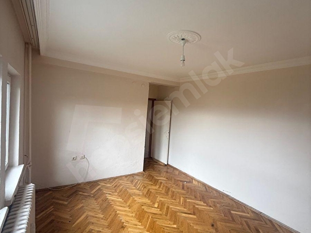 İPEK EMLAKTAN SATILIK 75. YIL MAHALLESİNDE 3+1 DAİRE - Görsel 9