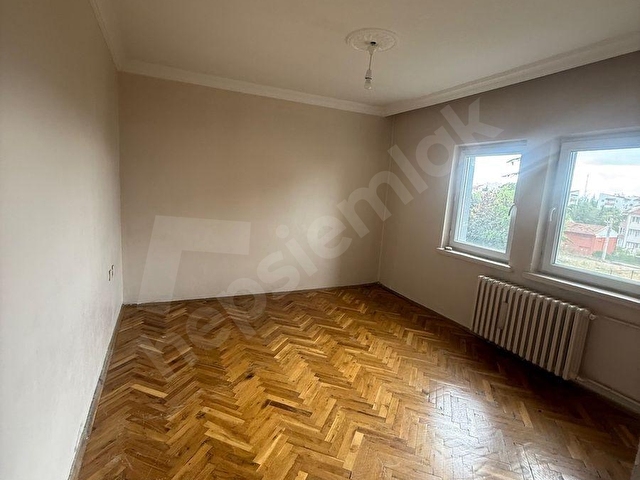 İPEK EMLAKTAN SATILIK 75. YIL MAHALLESİNDE 3+1 DAİRE - Görsel 10