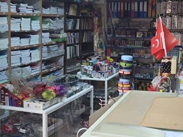 DEVREN KİRALIK KIRTASİYE TUHAFİYE ORTAOKUL LİSE VE İLKOKULA 300 METRE