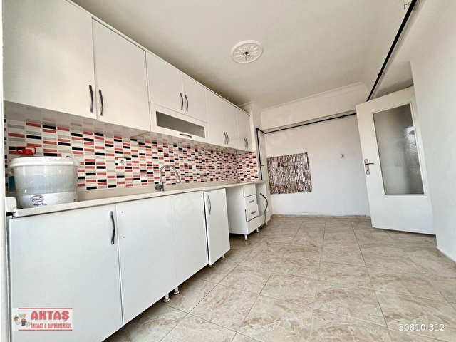HOCALI CADDE YAKINI ASANSÖRLÜ İSKANLI YENİ BİNADA KÖK TAPU ÇİFT BANYO 4+1 DUBLEX - Görsel 5