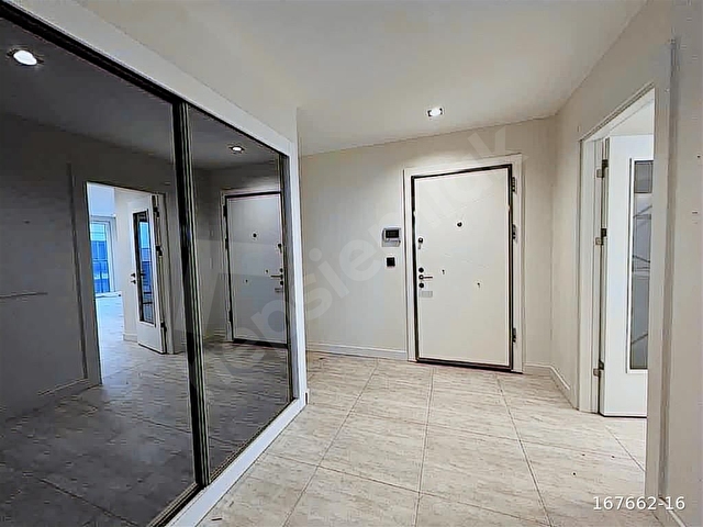 BAHÇEŞEHİR KONAKLARI MANZARALI 4+1 BOŞ 245m2 FIRSAT SATILIK - Görsel 10