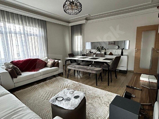 Sariyer Bahcekoy Merkez Mahallesinde  satilik masrafsiz 125 m² daire