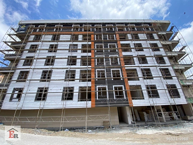 KONUT ER EMLAKTAN MERKEZİ KONUMDA SATILIK 2+1 EŞYASIZ DAİRE