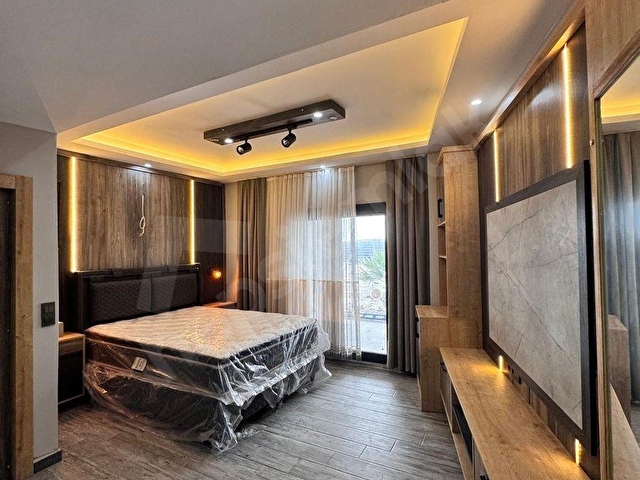 HAVUZLU SİTEDE EŞYALI 3+1 VİLLA - Görsel 16