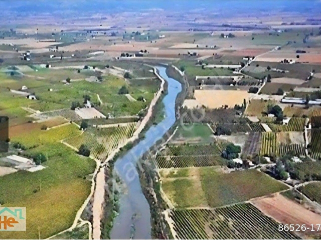 Foça Yenibağarası Karaağaç Mevkiinde Satılık 263 Metrekare Hisseli Tapu Parsel Tarla Hünkar Emlaktan