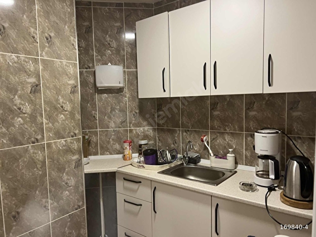 Esenyurt Eskule AVMde Eşyalı Kiralık Ofis Katı - Görsel 17