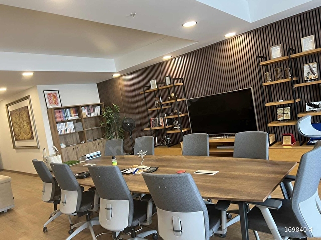Esenyurt Eskule AVMde Eşyalı Kiralık Ofis Katı - Görsel 6