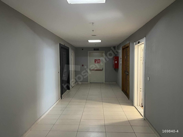 Esenyurt Eskule AVMde Eşyalı Kiralık Ofis Katı - Görsel 15