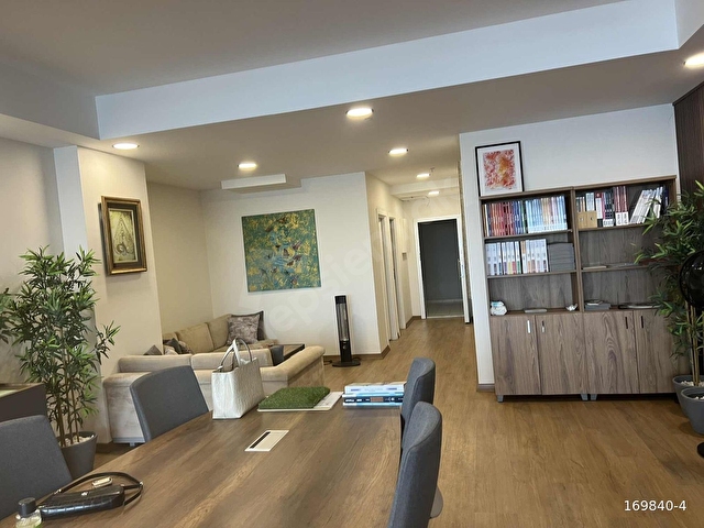 Esenyurt Eskule AVMde Eşyalı Kiralık Ofis Katı - Görsel 2