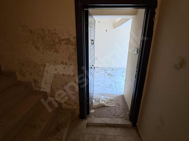 SAATHANE MEYDANINDA TİCARETİN KALBİNDE KOMPLE KİRALIK BİNA - Görsel 16
