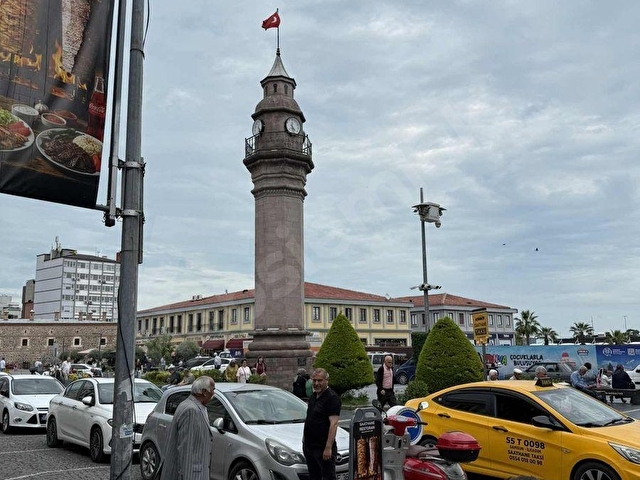 SAATHANE MEYDANINDA TİCARETİN KALBİNDE KOMPLE KİRALIK BİNA - Görsel 3