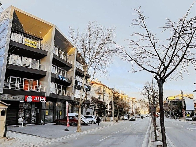 HOCAFAKIH CADDDESİ CEPHELİ 70 M2 NET SATILIK SIFIR OFİS - Görsel 3